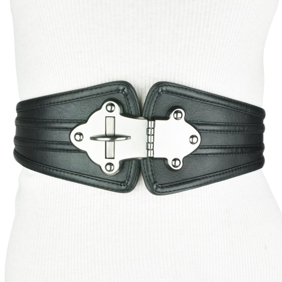 BCBG • Black Leather Wide Turn Lock Belt - Picture 1 of 3